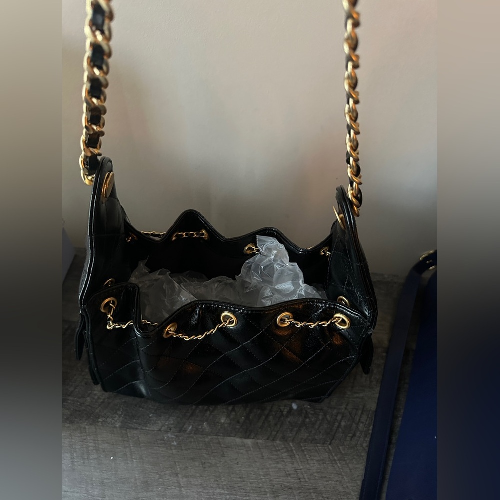 Quilted Black & Gold Chain Shoulder Bag – Drawstring + CC Charm